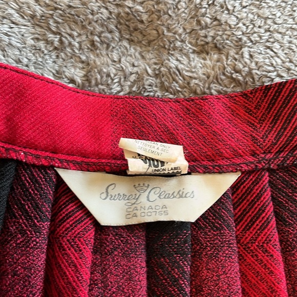 Surrey Classics Canada wool plaid skirt - Picture 8 of 11